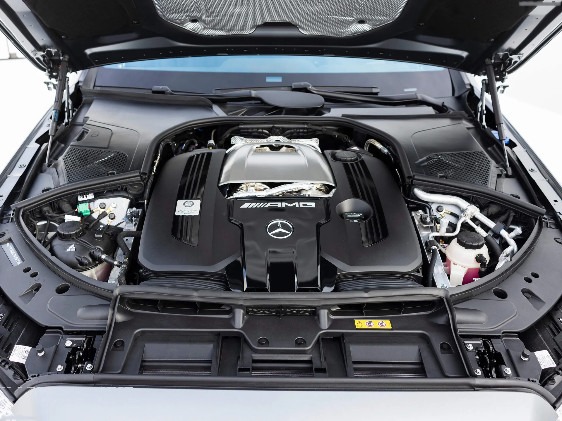 Mercedes-Benz S63 AMG E Performance (2023) - Engine