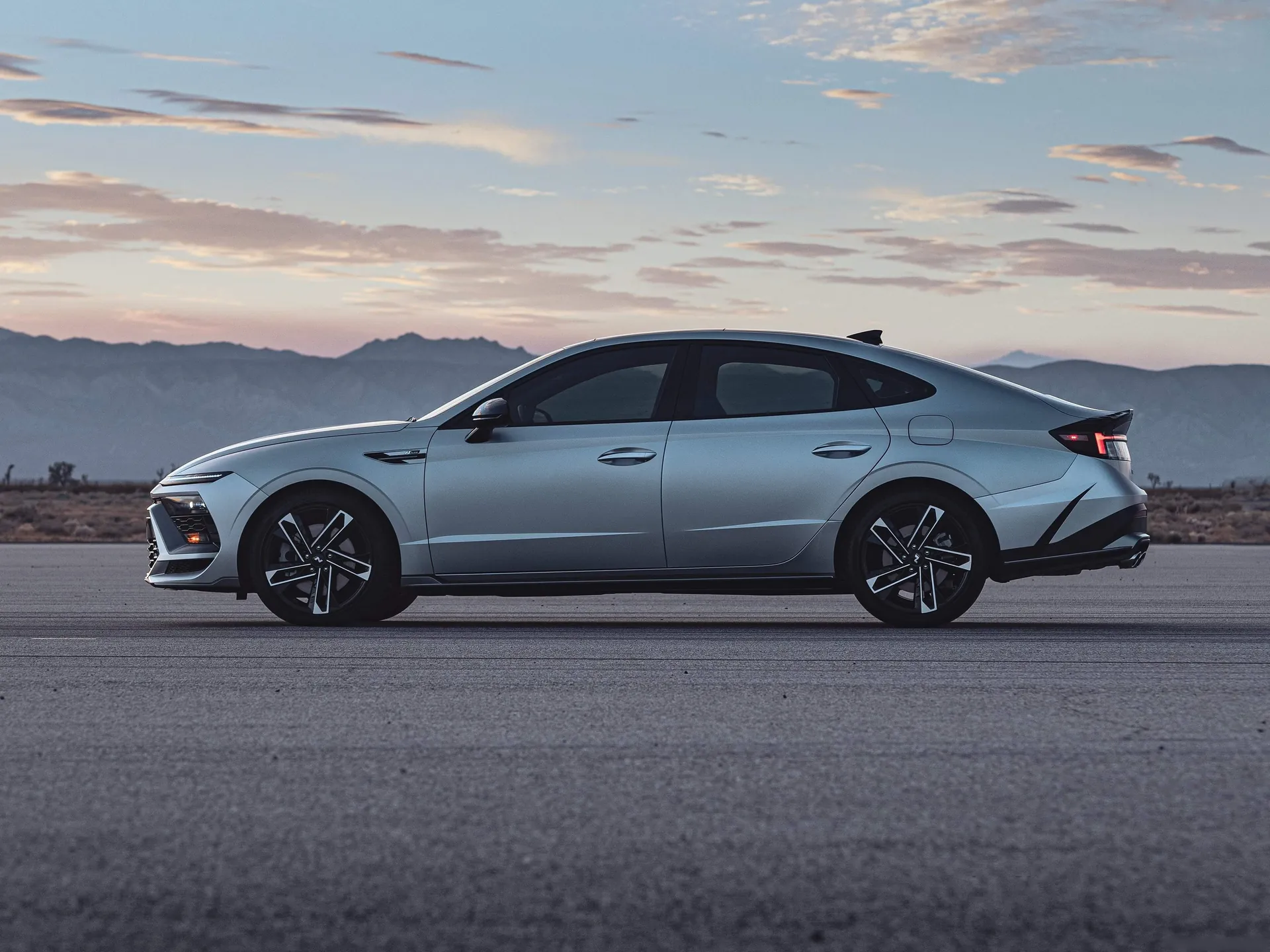 Hyundai Sonata (2024) – boční profil