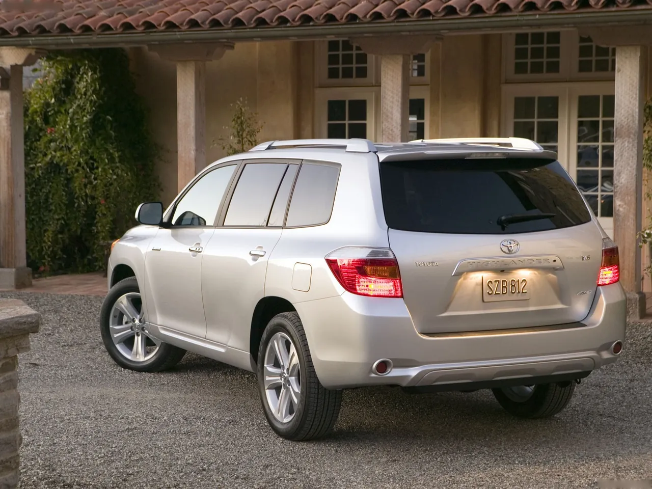 Toyota Highlander (2008) - Rear Three-Quarter