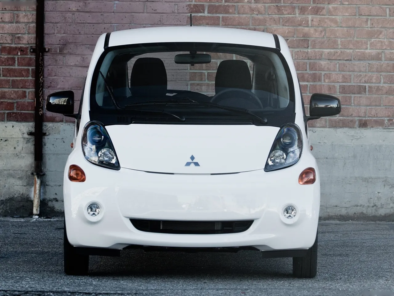 Mitsubishi i-MiEV [US] (2012) - Front