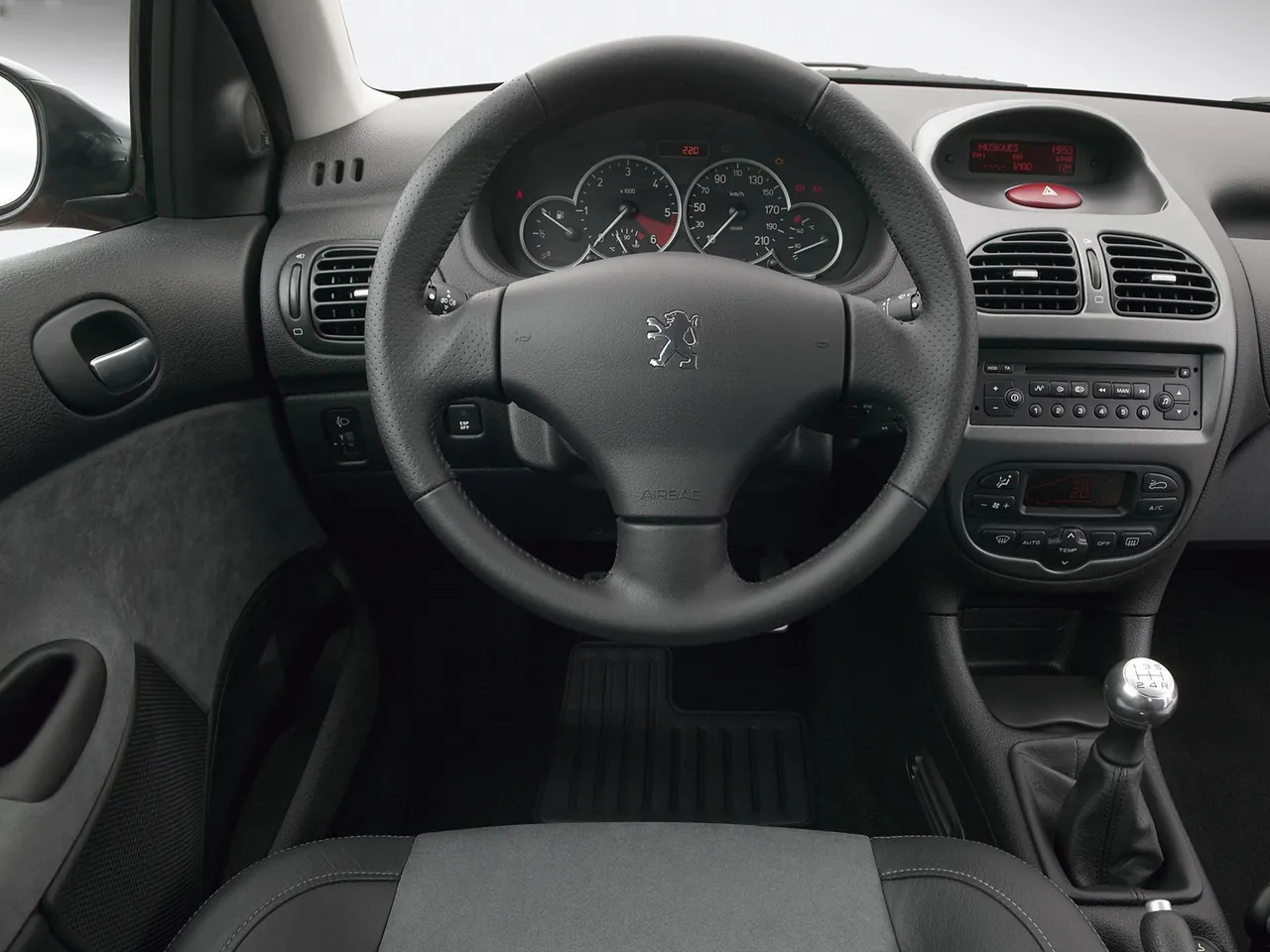 Peugeot 206 HDi (2004) – interiér