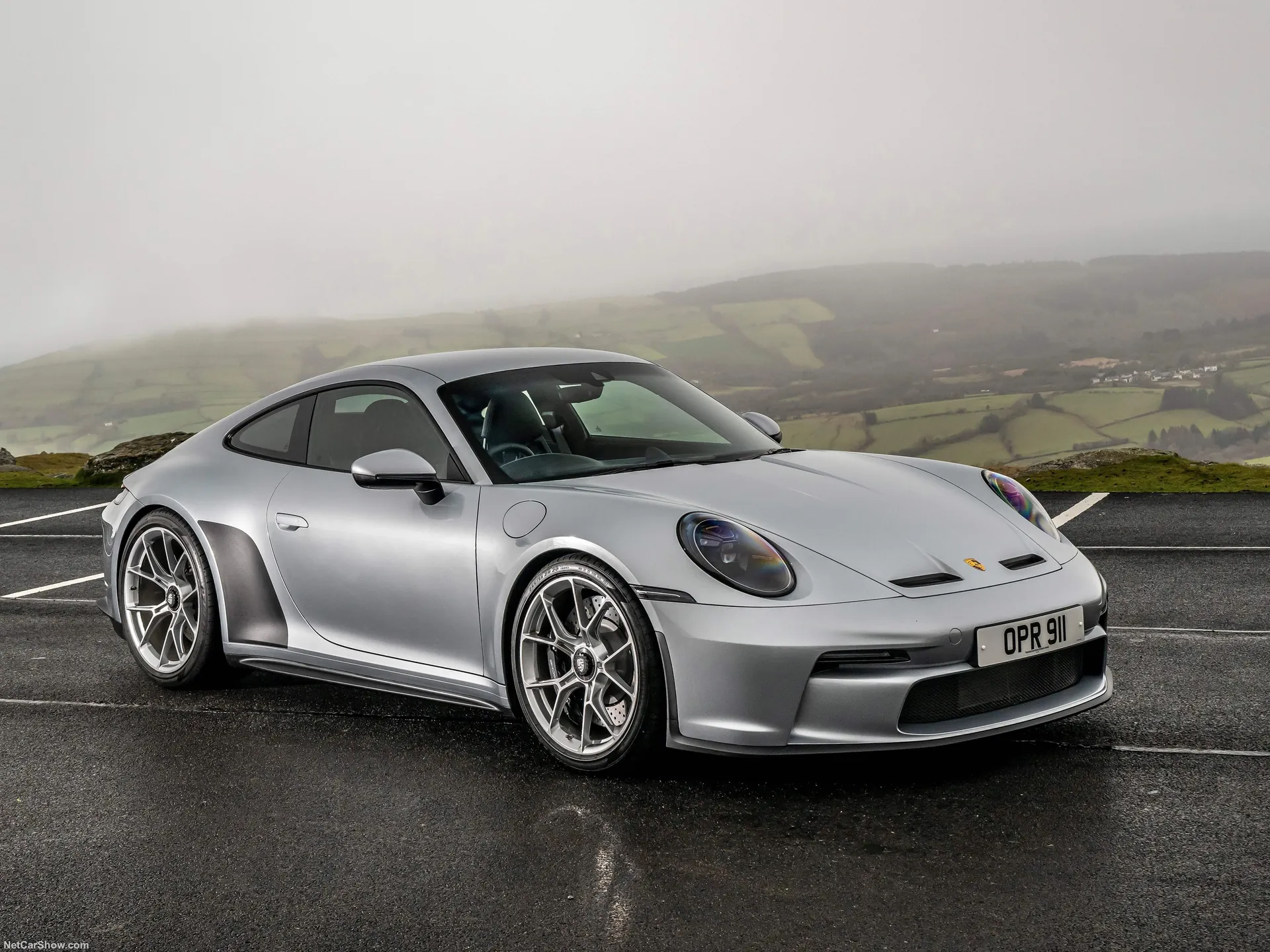 Porsche 911 GT3 Touring [UK] (2022)