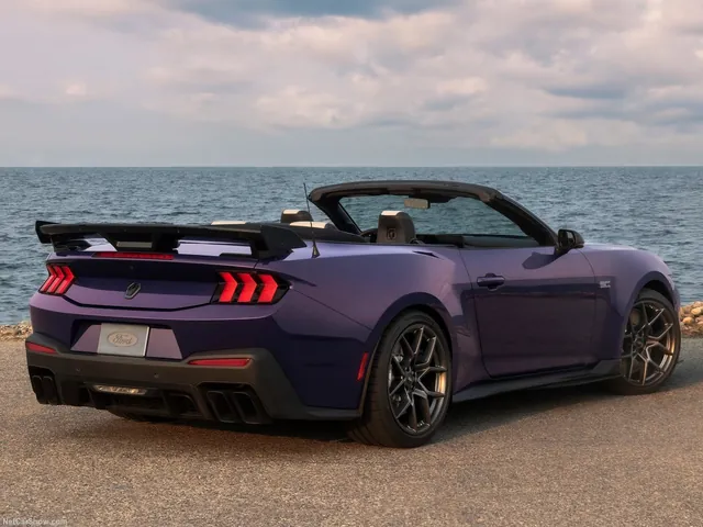 Ford Mustang Dark Horse SC Convertible (2027)
