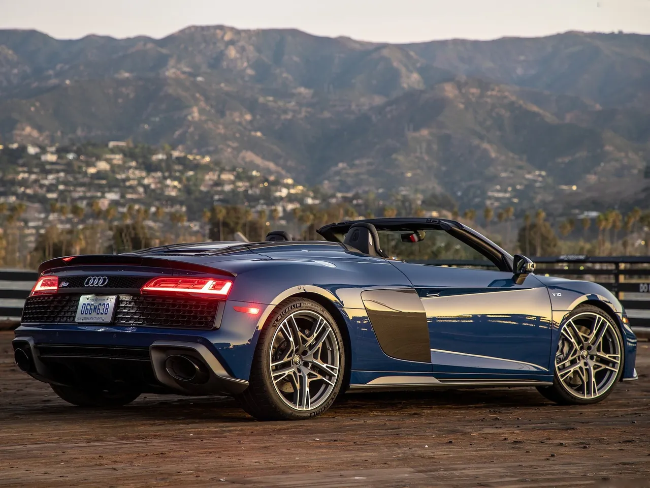 Audi R8 Spyder [US] (2020) – zadní tříčtvrteční pohled