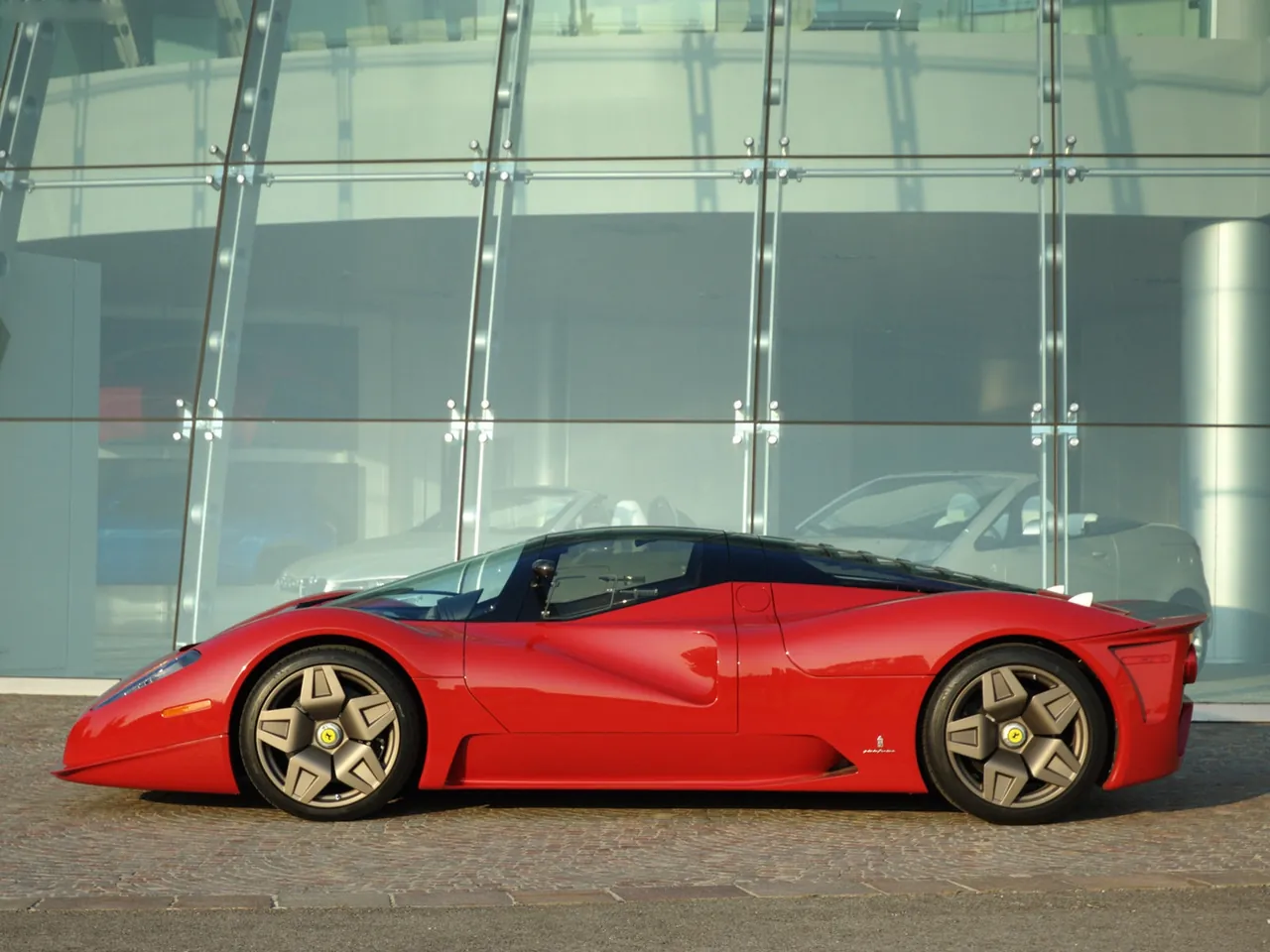 Pininfarina Ferrari P4-5 (2006) – boční profil
