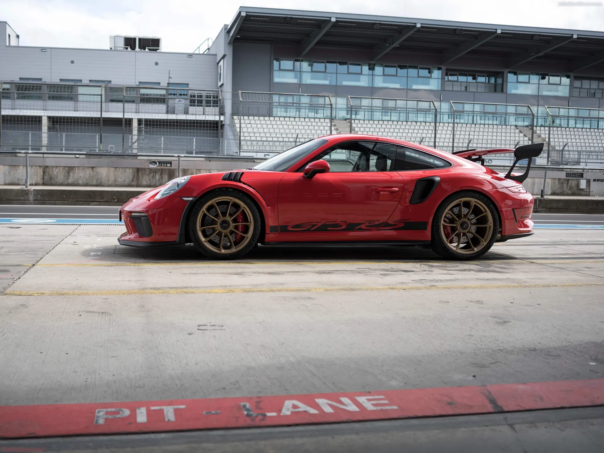 Porsche 911 GT3 RS (2019) – boční profil