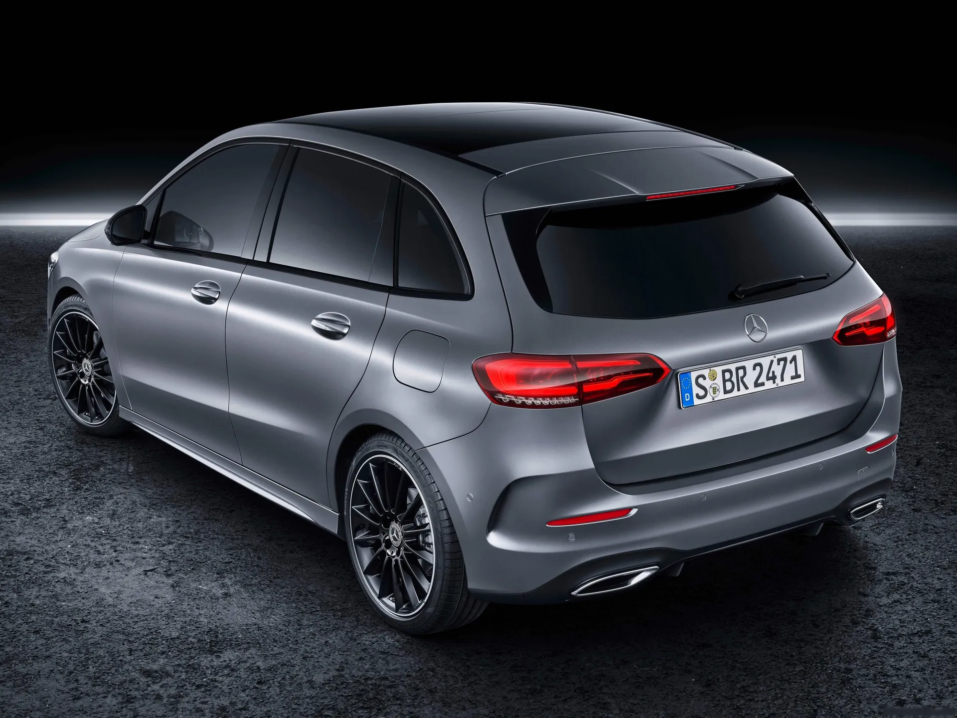 Mercedes-Benz B-Class (2019) – zadní tříčtvrteční pohled
