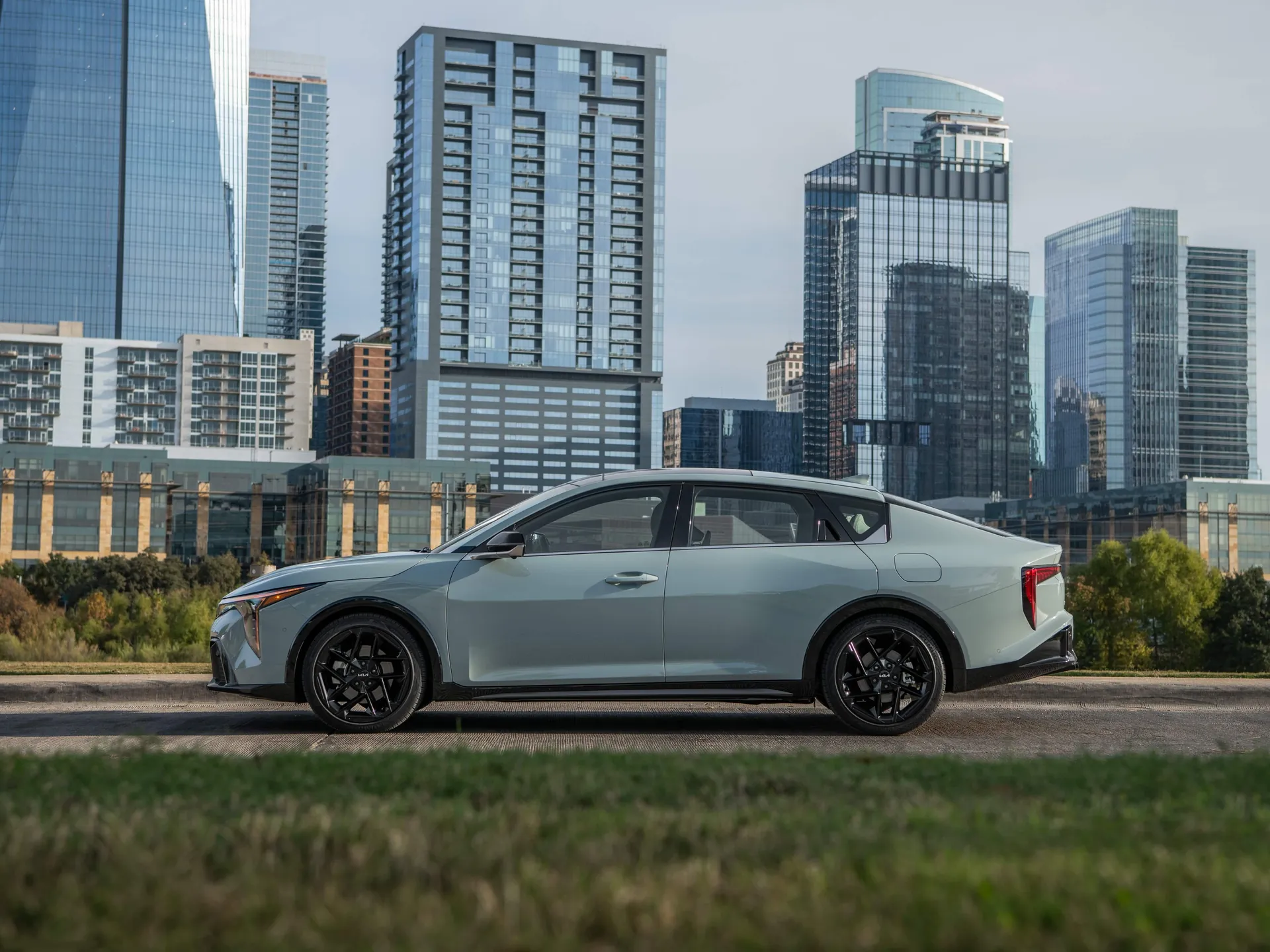 Kia K4 (2025) – boční profil