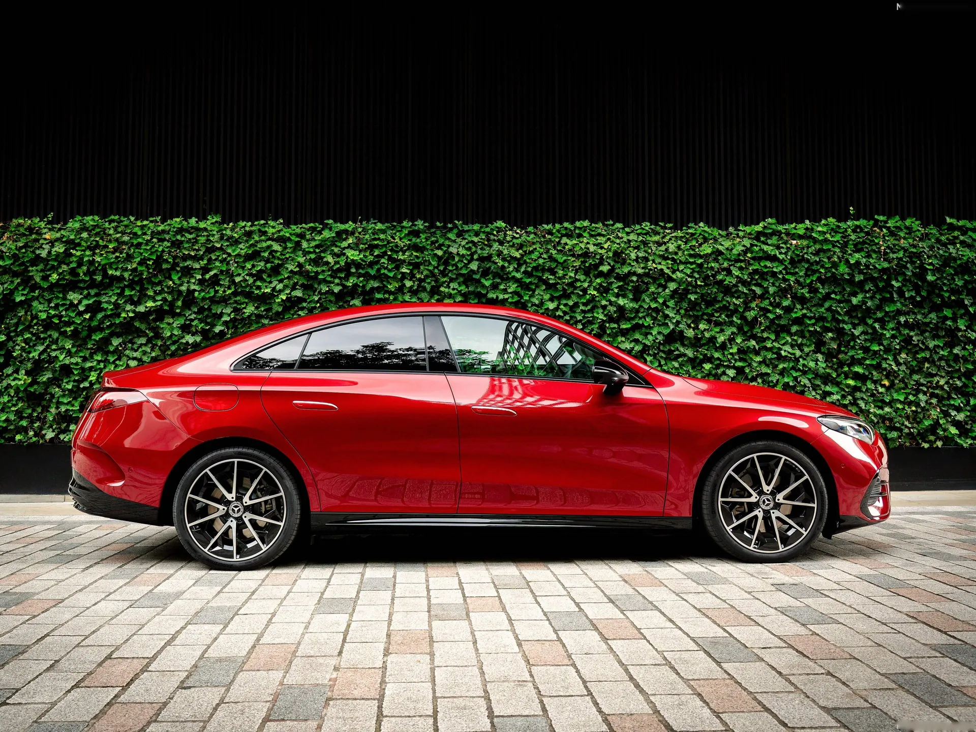 Mercedes-Benz CLA [UK] (2026) – boční profil