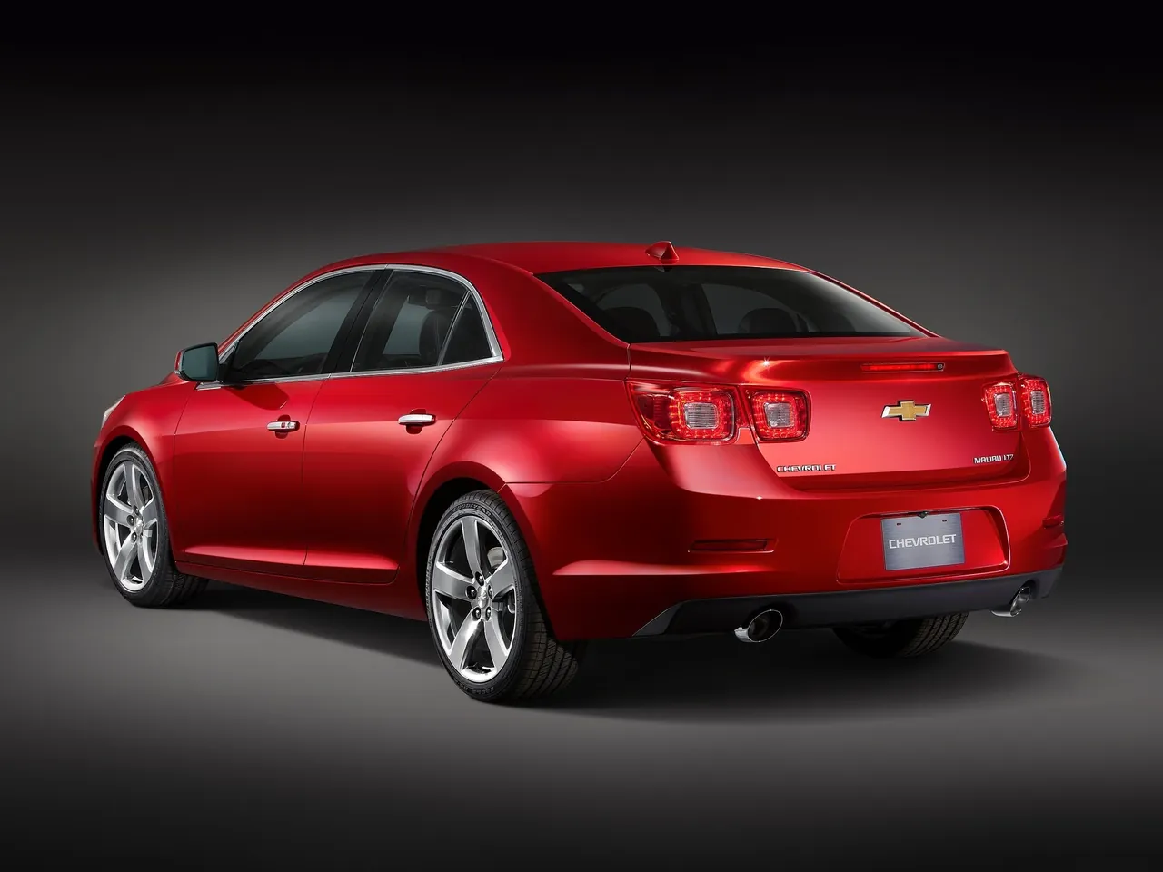 Chevrolet Malibu (2013) – zadní tříčtvrteční pohled