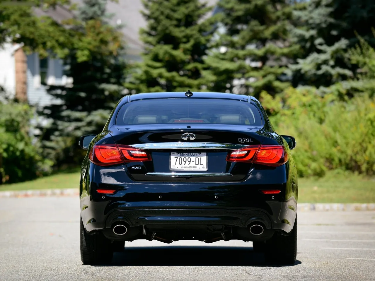 Infiniti Q70L (2015) - Rear