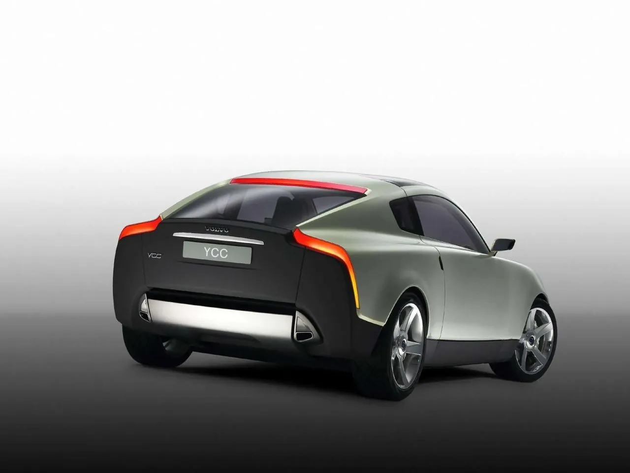 Volvo YCC Concept (2004) – zadní tříčtvrteční pohled