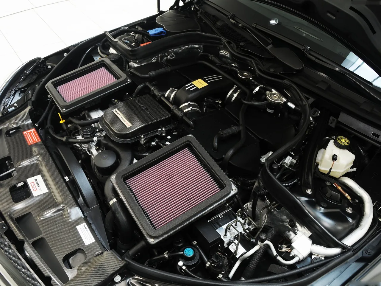 Brabus Bullit Coupe 800 (2012) – motorový prostor