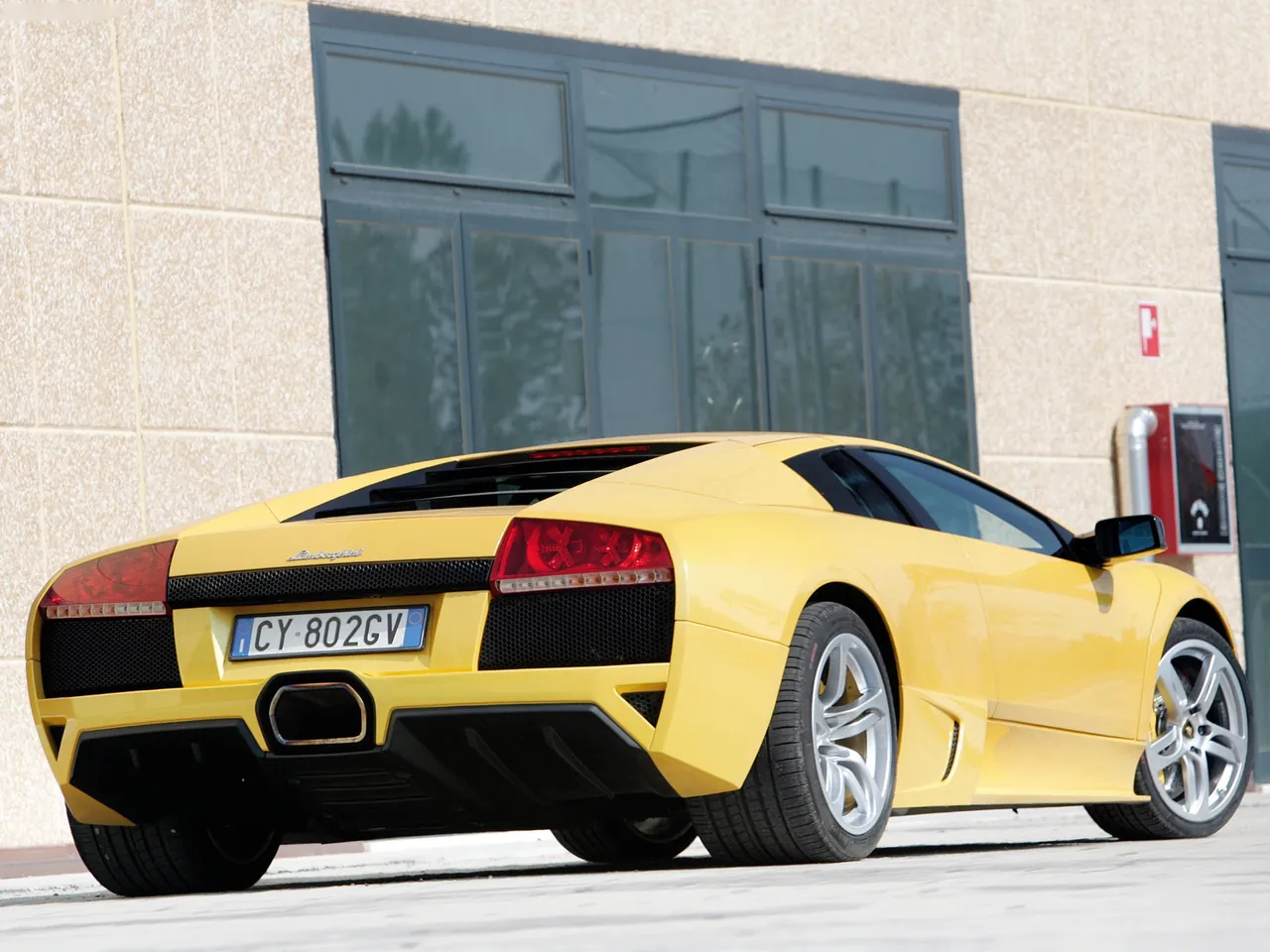 Lamborghini Murcielago LP640 (2006) – zadní tříčtvrteční pohled