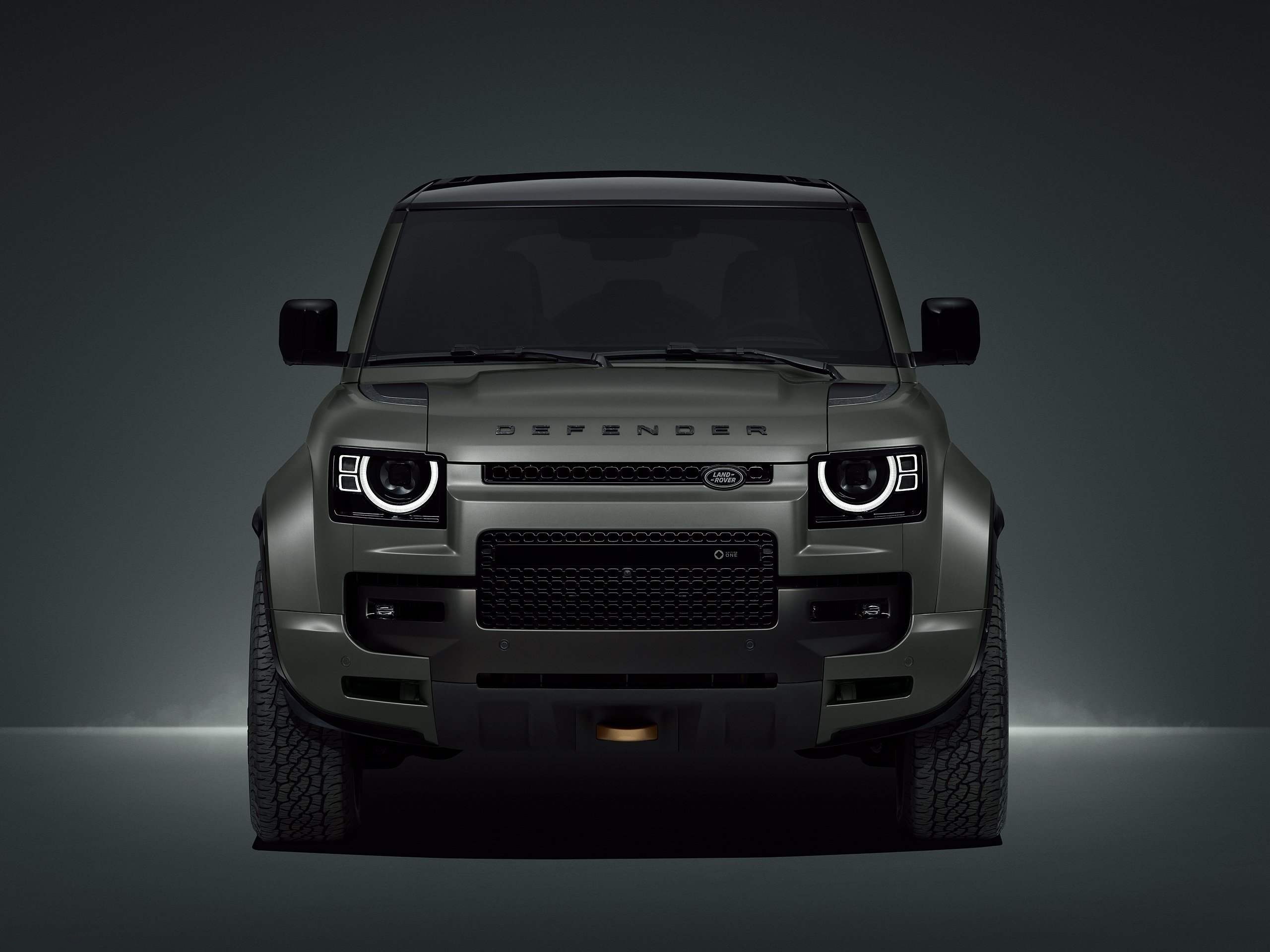 Land Rover Defender Octa (2025) – zepředu