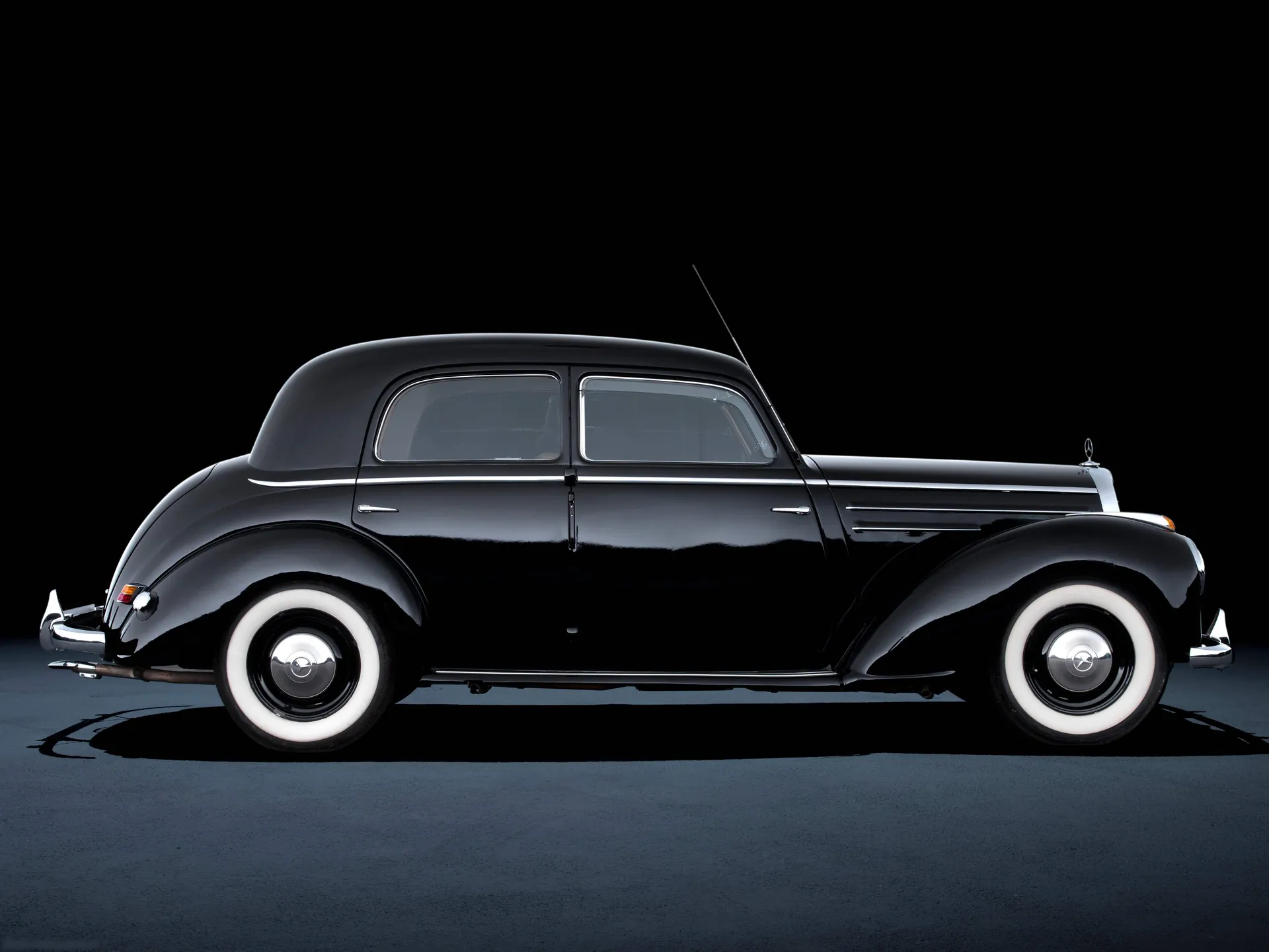 Mercedes-Benz 220 W187 (1951) - Side Profile