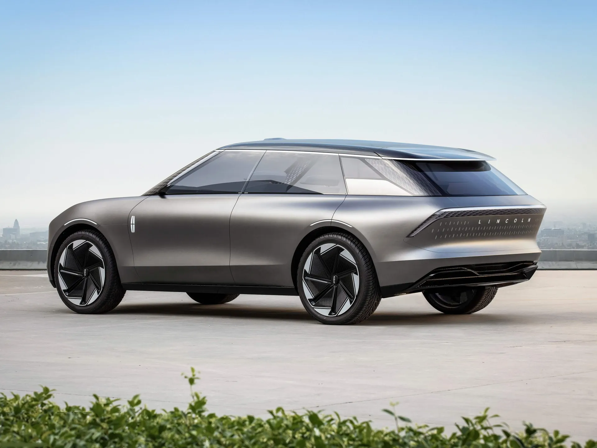 Lincoln Star Concept (2022) – zadní tříčtvrteční pohled