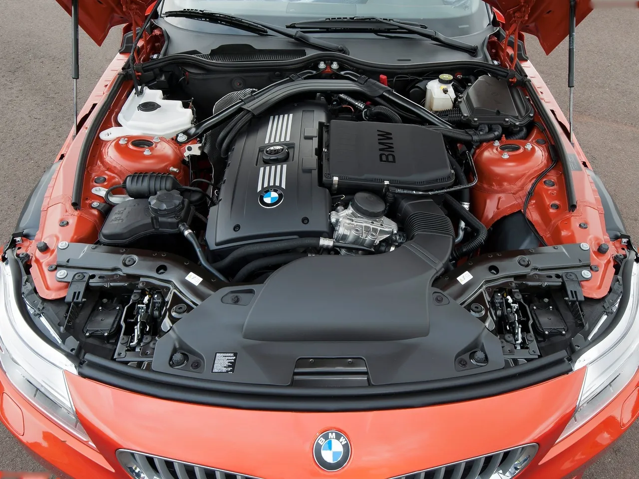 BMW Z4 Roadster (2014) – motorový prostor