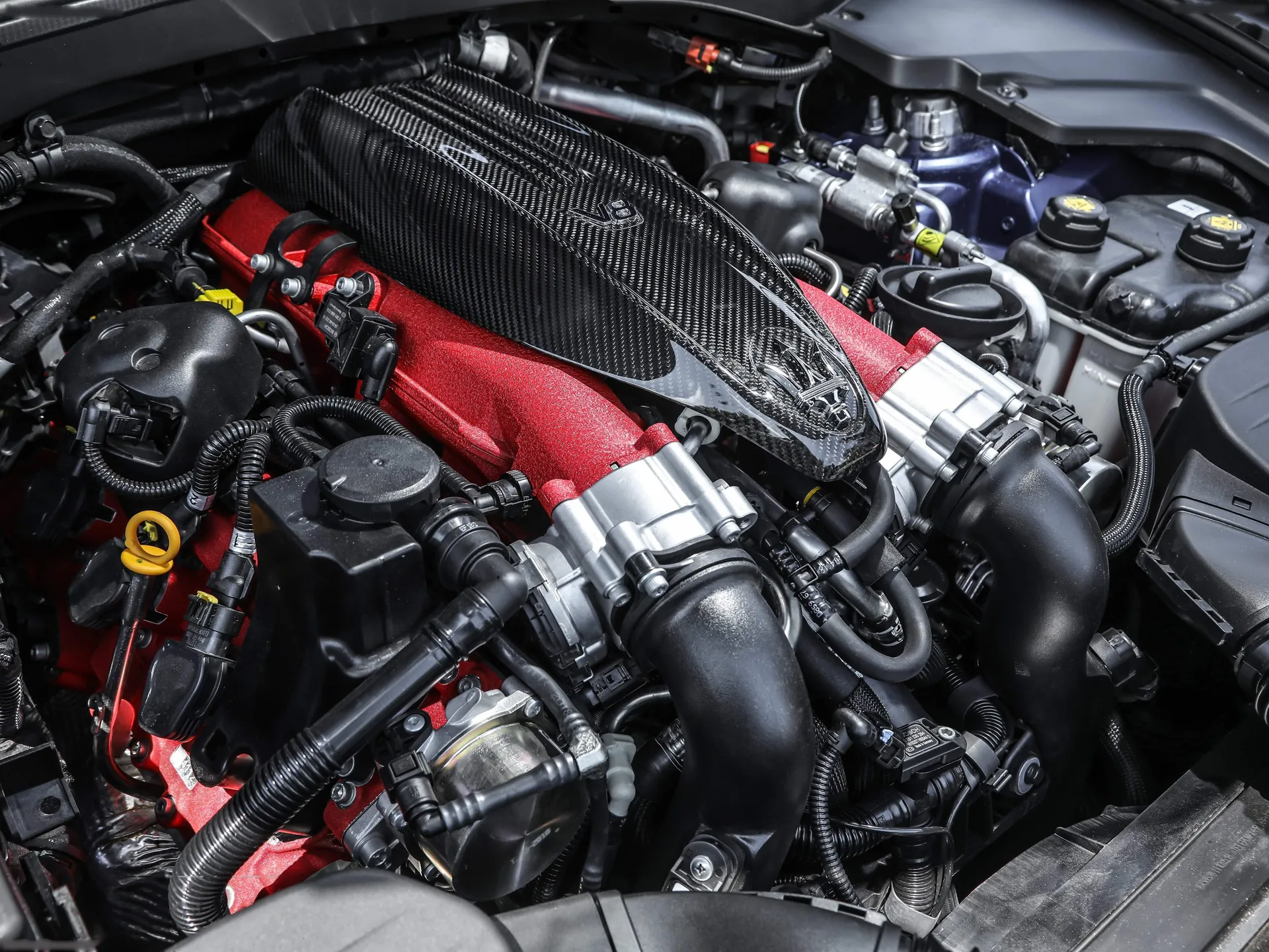 Maserati Levante Trofeo (2019) – motorový prostor