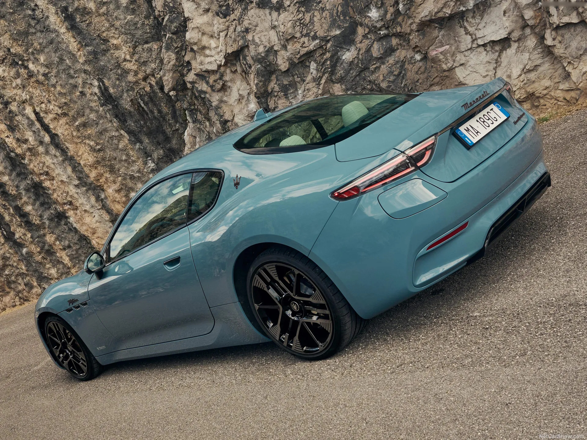 Maserati GranTurismo Folgore (2027) – zadní tříčtvrteční pohled