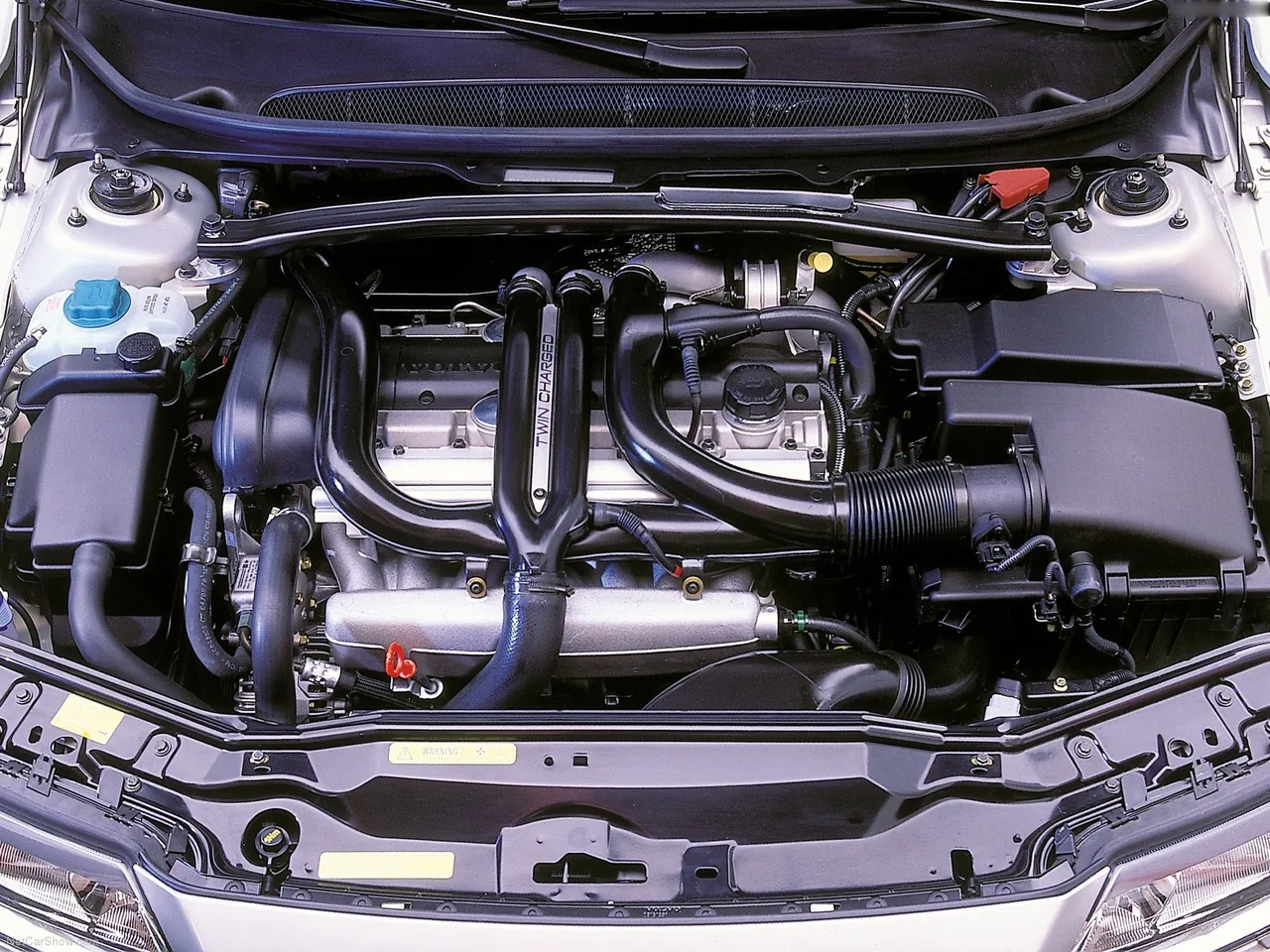 Volvo S80 (2001) – motorový prostor