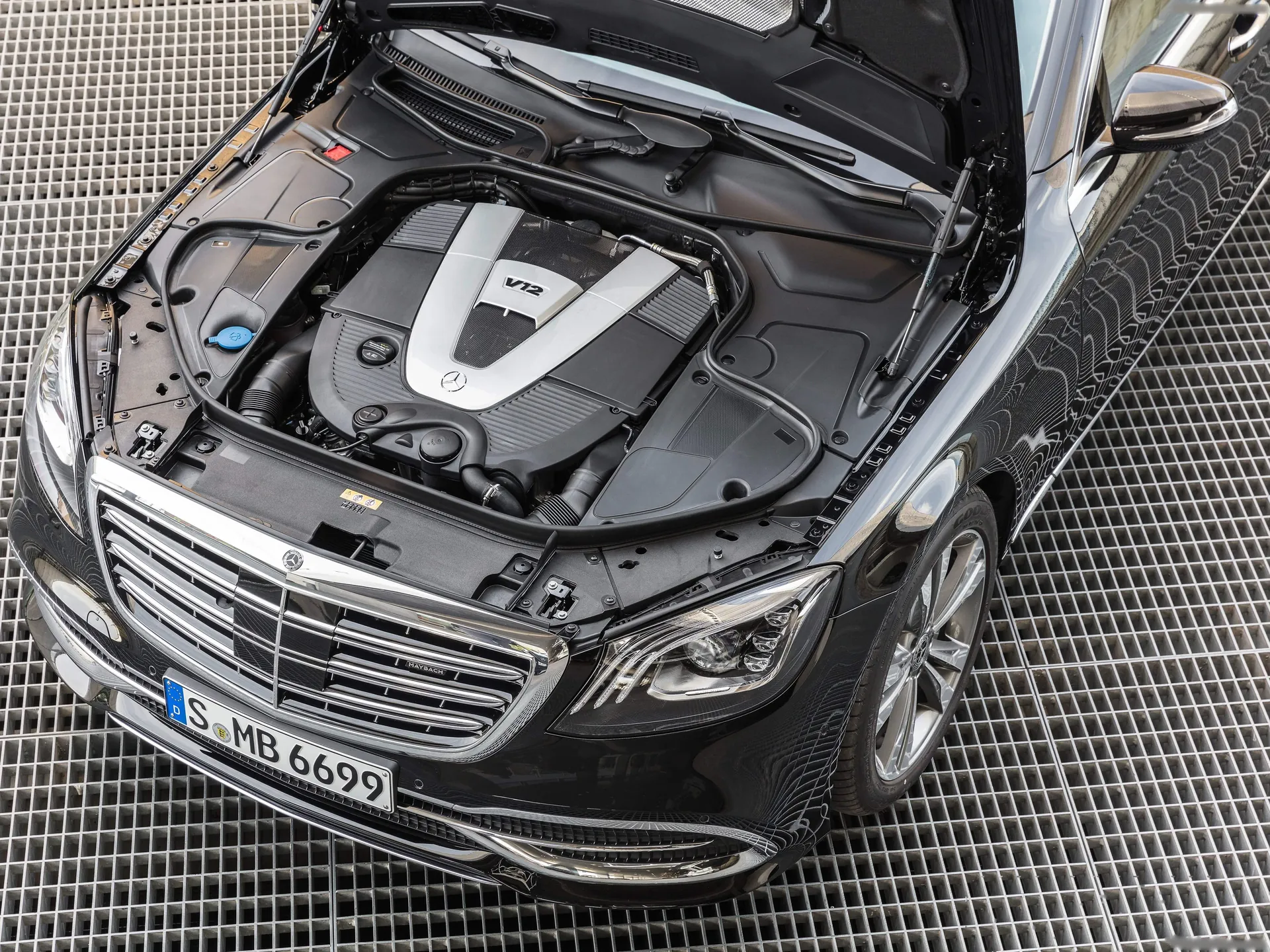 Mercedes-Benz S-Class Maybach (2018) - Engine Bay