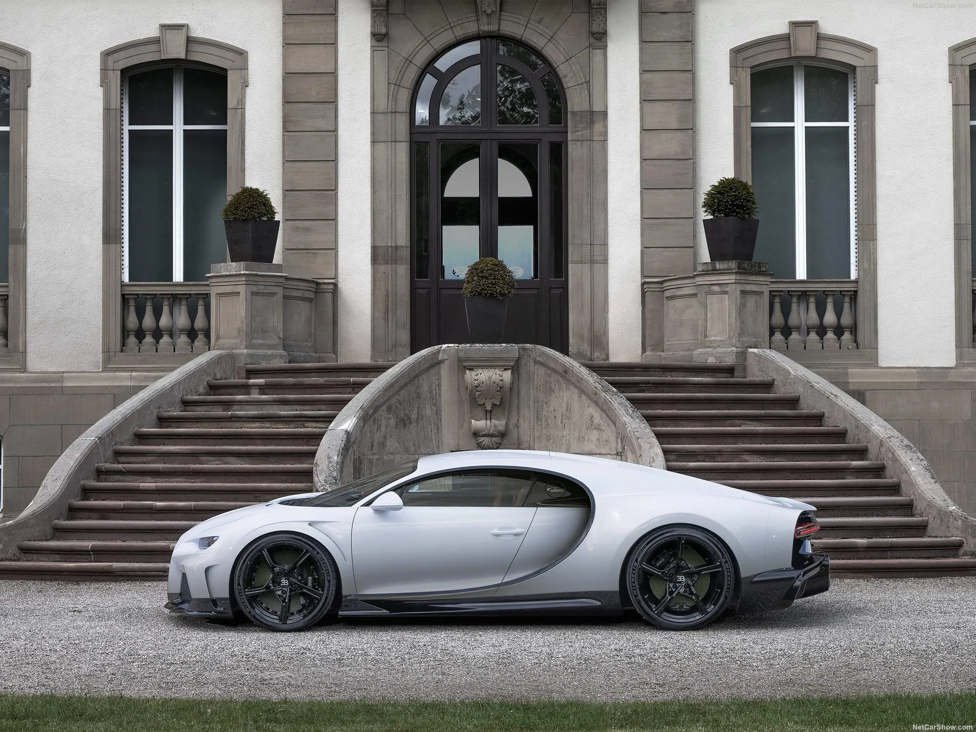 Bugatti Chiron Super Sport (2022) – boční profil
