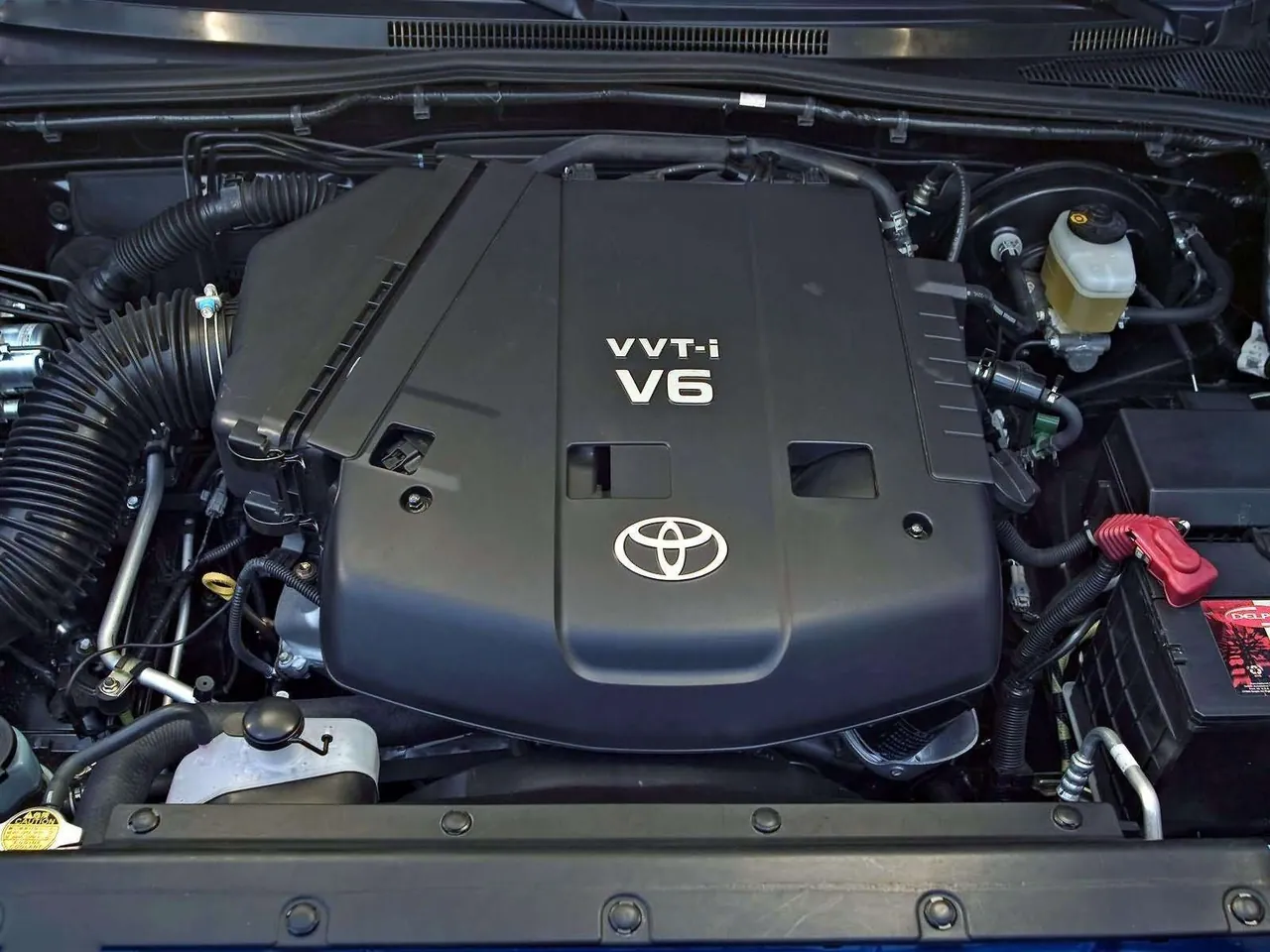 Toyota Tacoma XRunner (2005) - Engine Bay