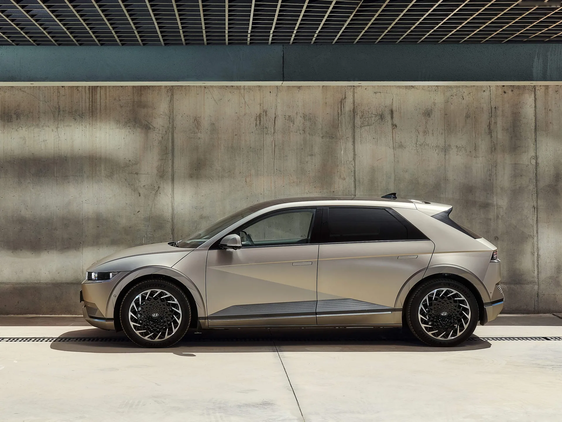 Hyundai Ioniq 5 (2022) – boční profil