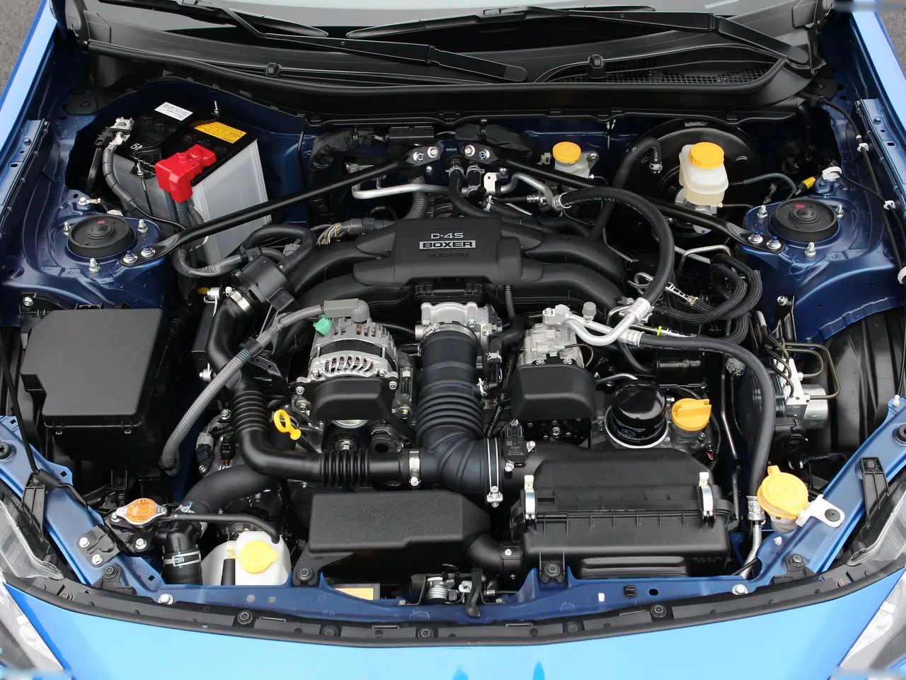 Subaru BRZ (2013) – motorový prostor