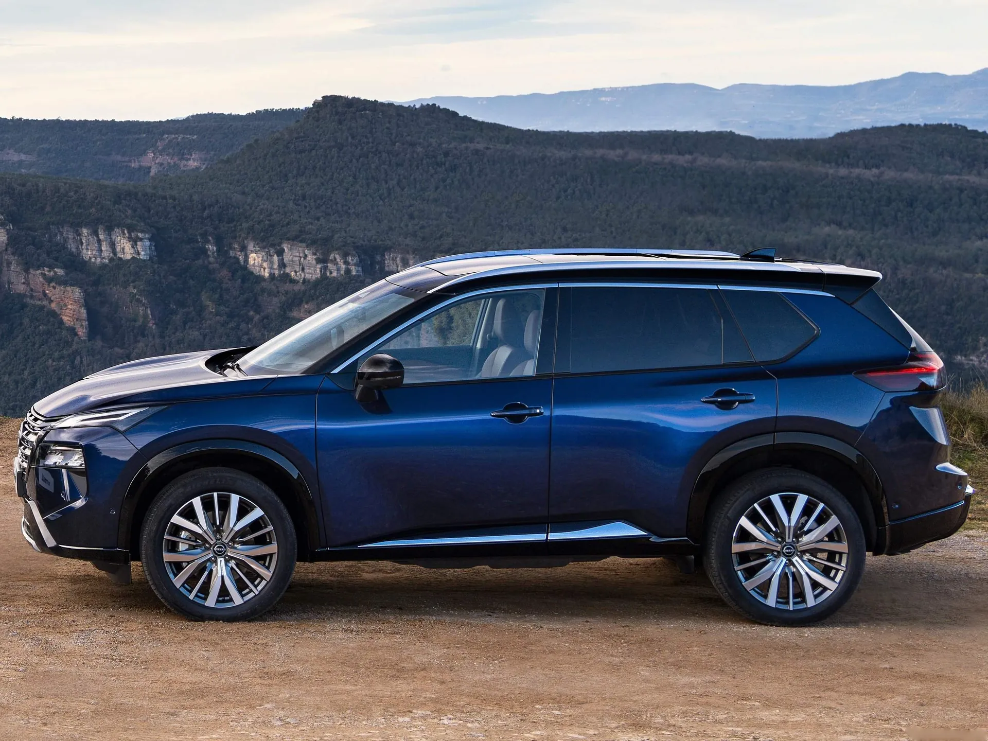 Nissan X-Trail (2026) – boční profil
