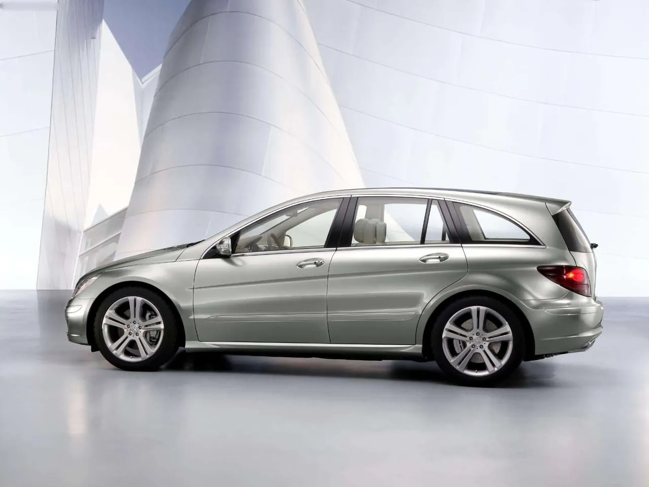Mercedes-Benz Grand Sports Tourer Vision R Concept (2004) - Side Profile