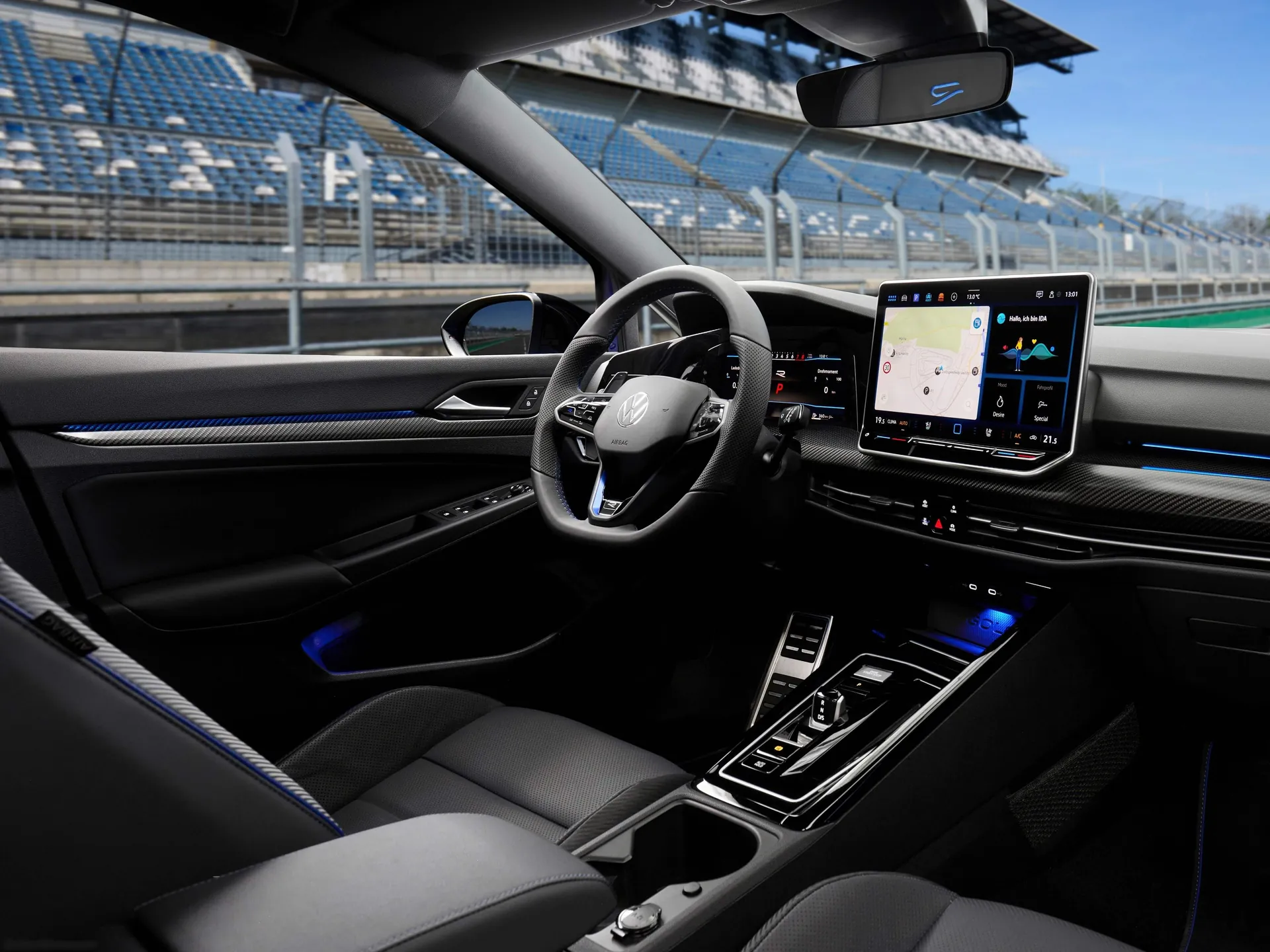 Volkswagen Golf R Variant (2025) – interiér