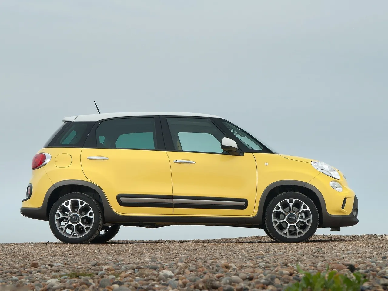 Fiat 500L Trekking (2014) – boční profil