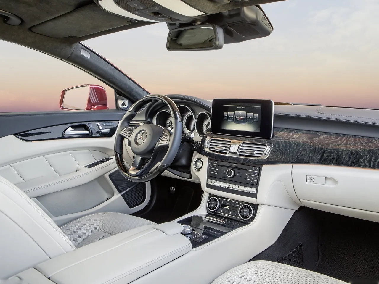 Mercedes-Benz CLS-Class (2015) – interiér