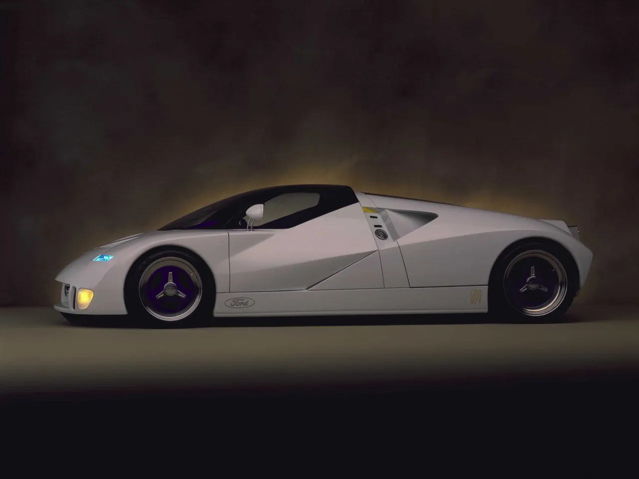 Ford GT90 Concept (1995) – boční profil