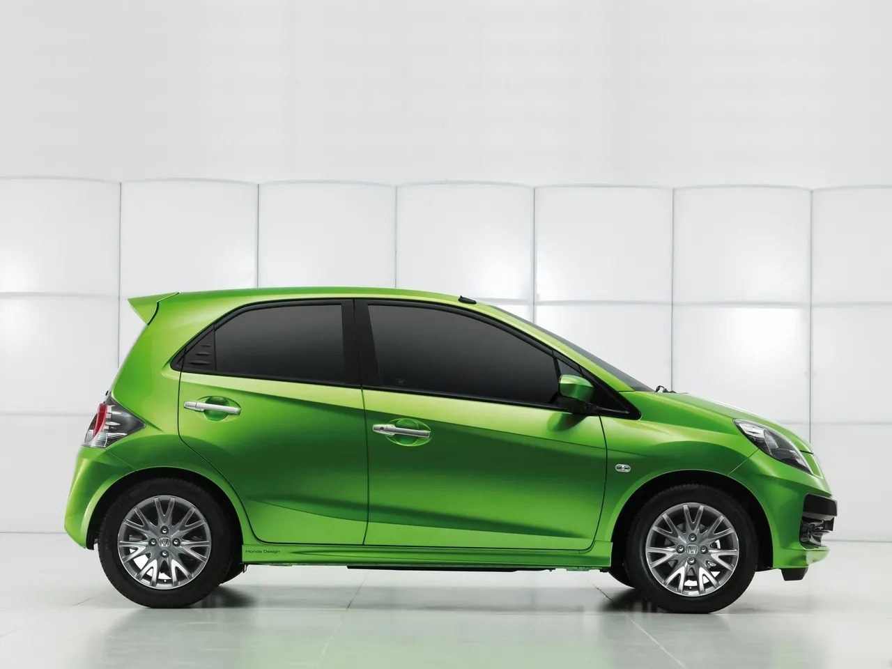 Honda Brio Concept (2010) – boční profil