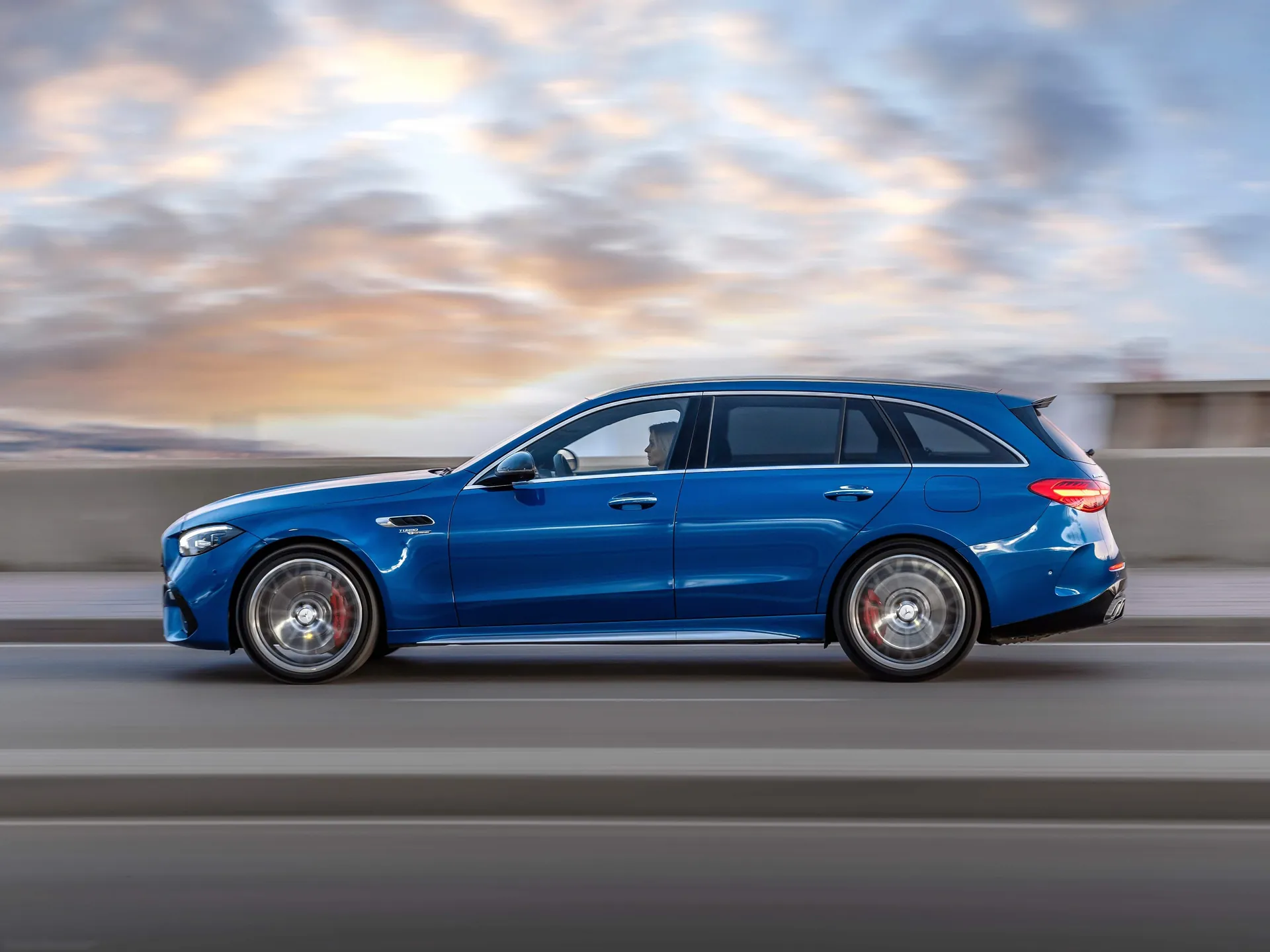 Mercedes-Benz C63 S AMG E Performance Estate (2023) - Side Profile
