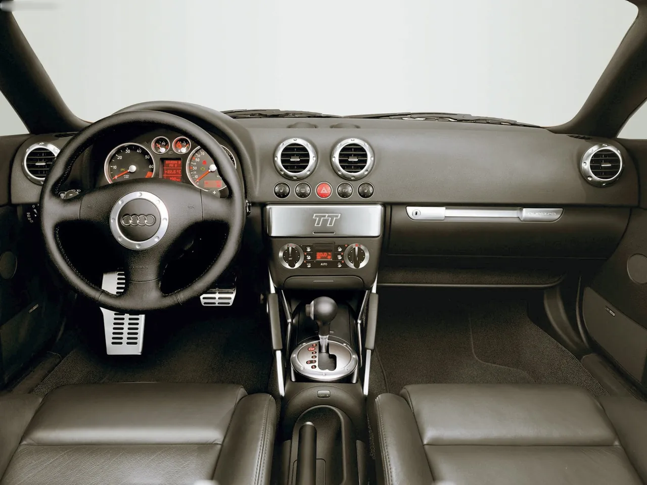 Audi TT 3.2 DSG quattro (2003) – interiér