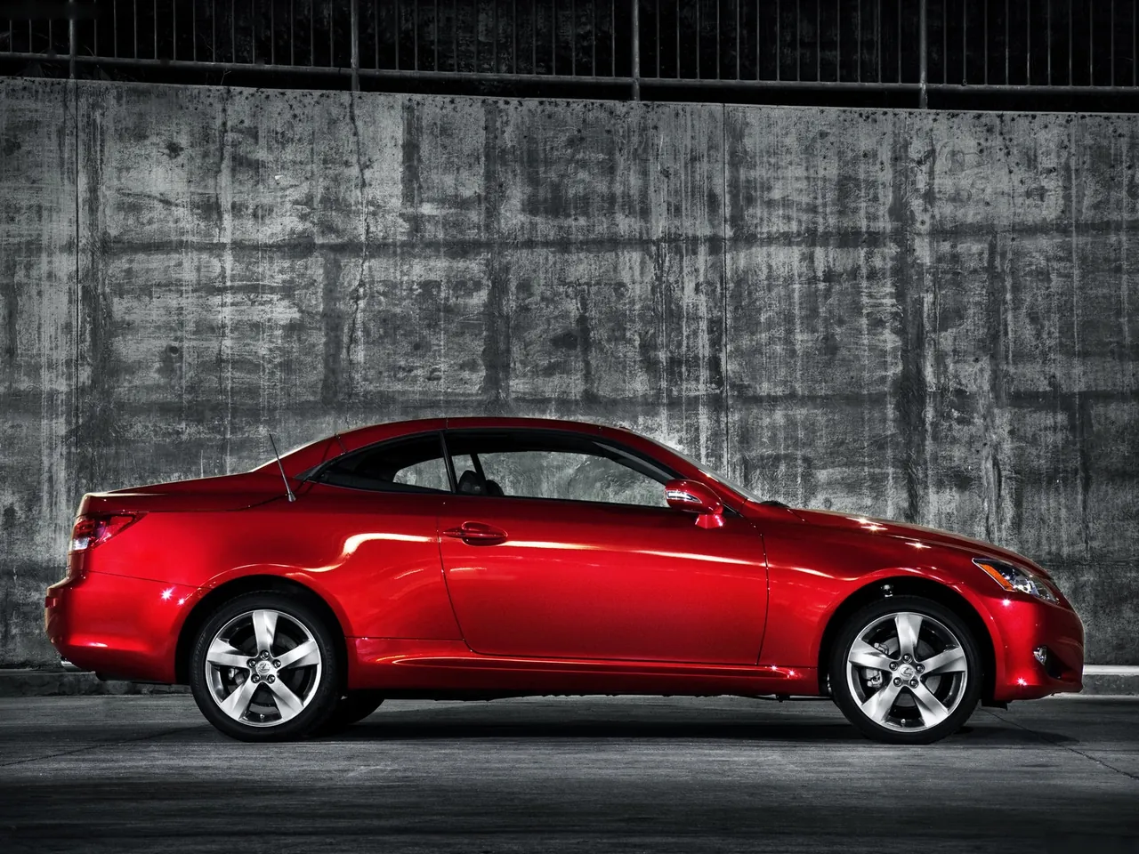 Lexus IS Convertible (2010) – boční profil