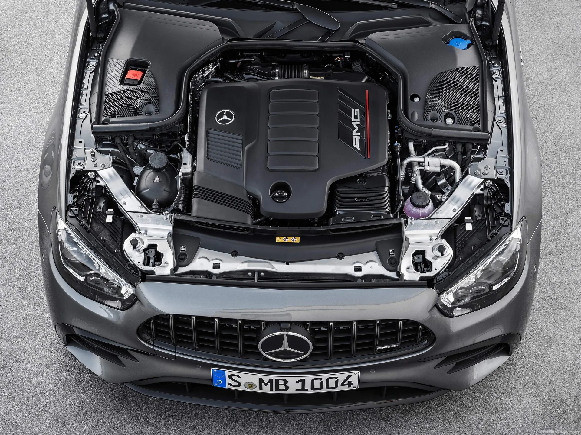 Mercedes-Benz E53 AMG (2021) - Engine Bay