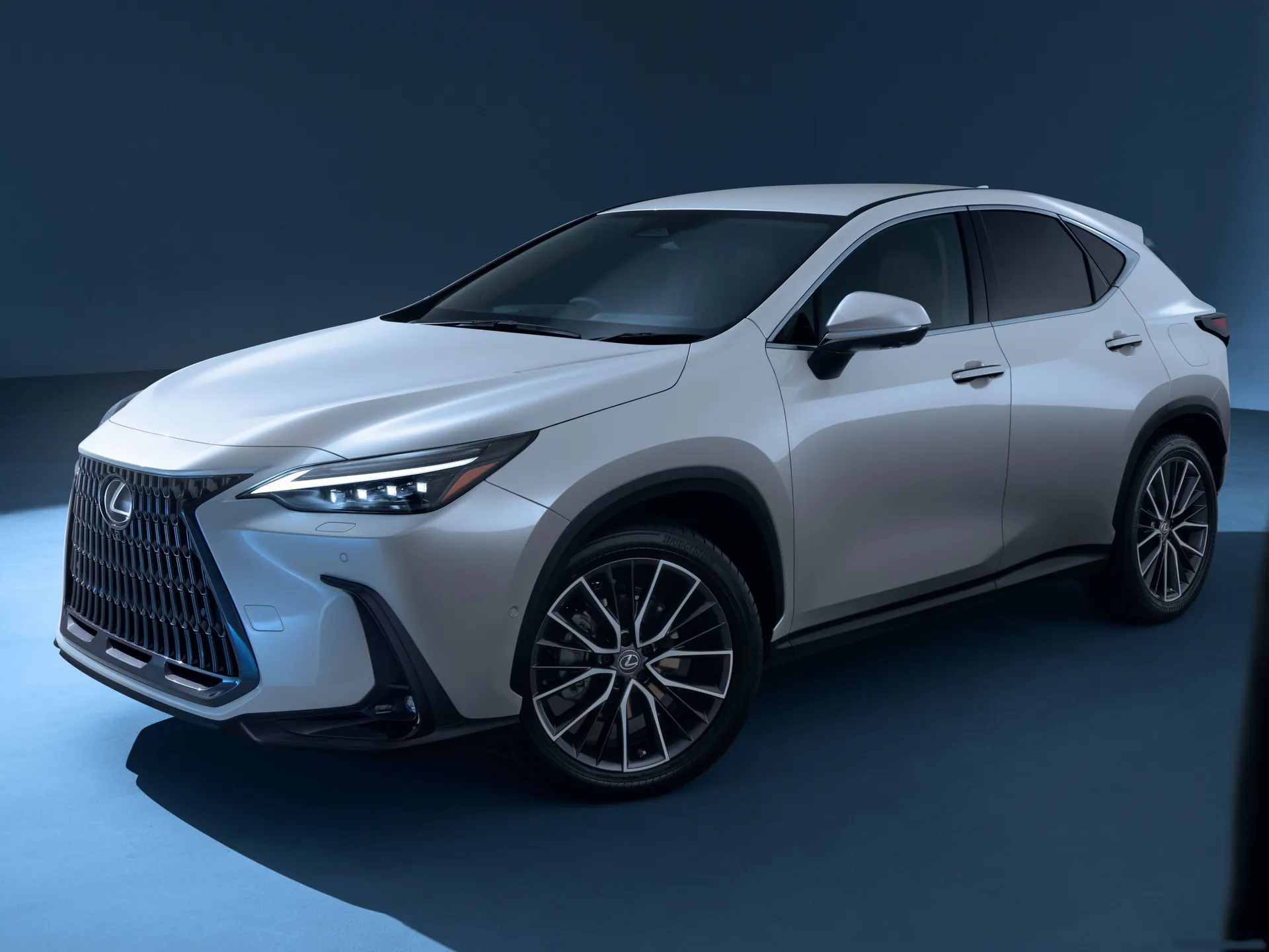 Lexus NX (2022)