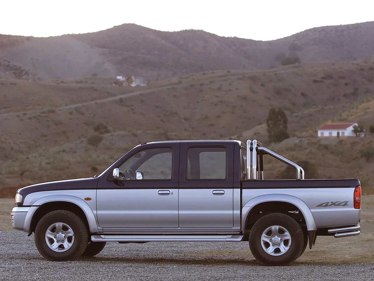 Mazda B2500 (2002) – boční profil