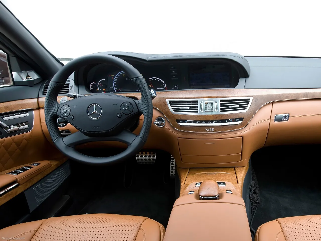 Mercedes-Benz S65 AMG (2010) - Interior