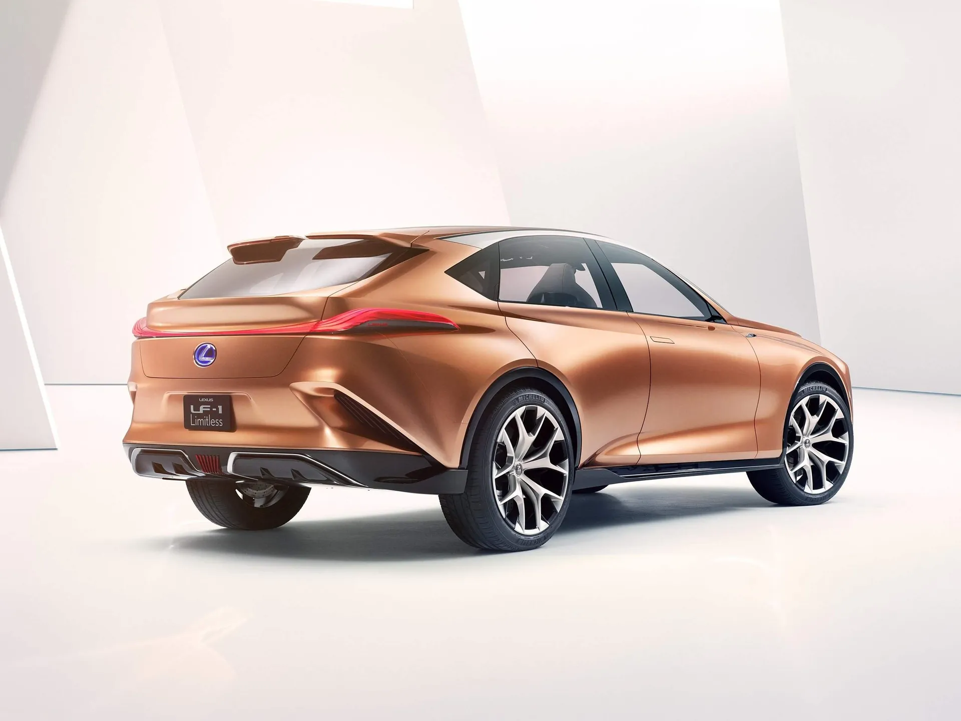 Lexus LF-1 Limitless Concept (2018) – zadní tříčtvrteční pohled