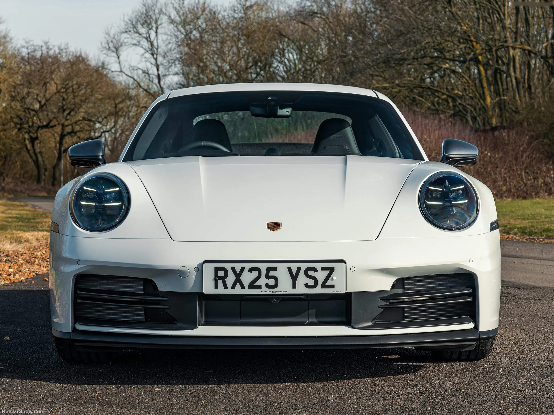 Porsche 911 Carrera T [UK] (2025) – zepředu
