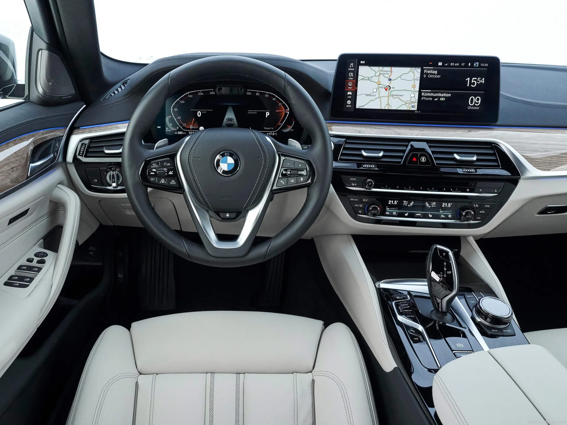 BMW 5-Series Touring (2021) – interiér