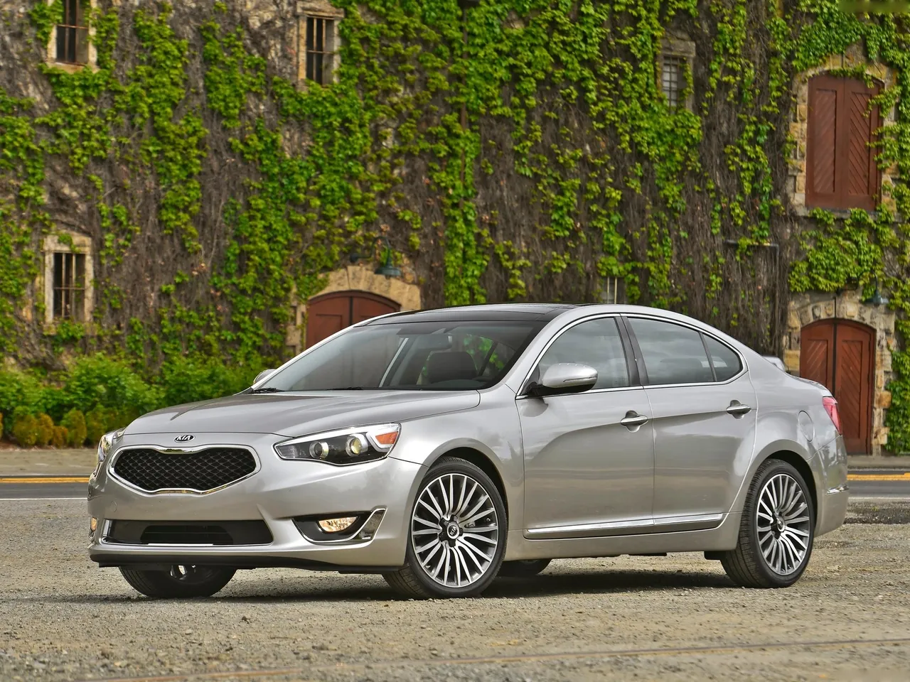 Kia Cadenza (2014)