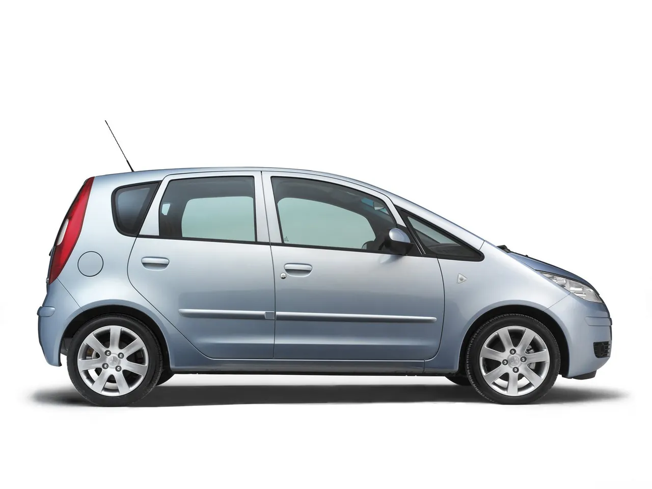 Mitsubishi Colt 5-door (2005) - Side Profile