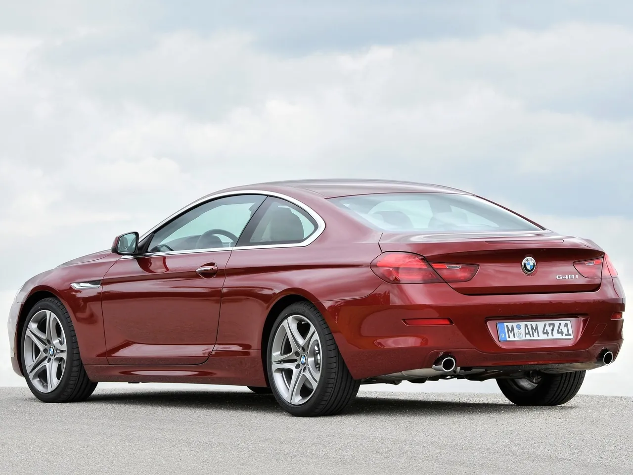 BMW 6-Series Coupe (2012) - Rear Three-Quarter